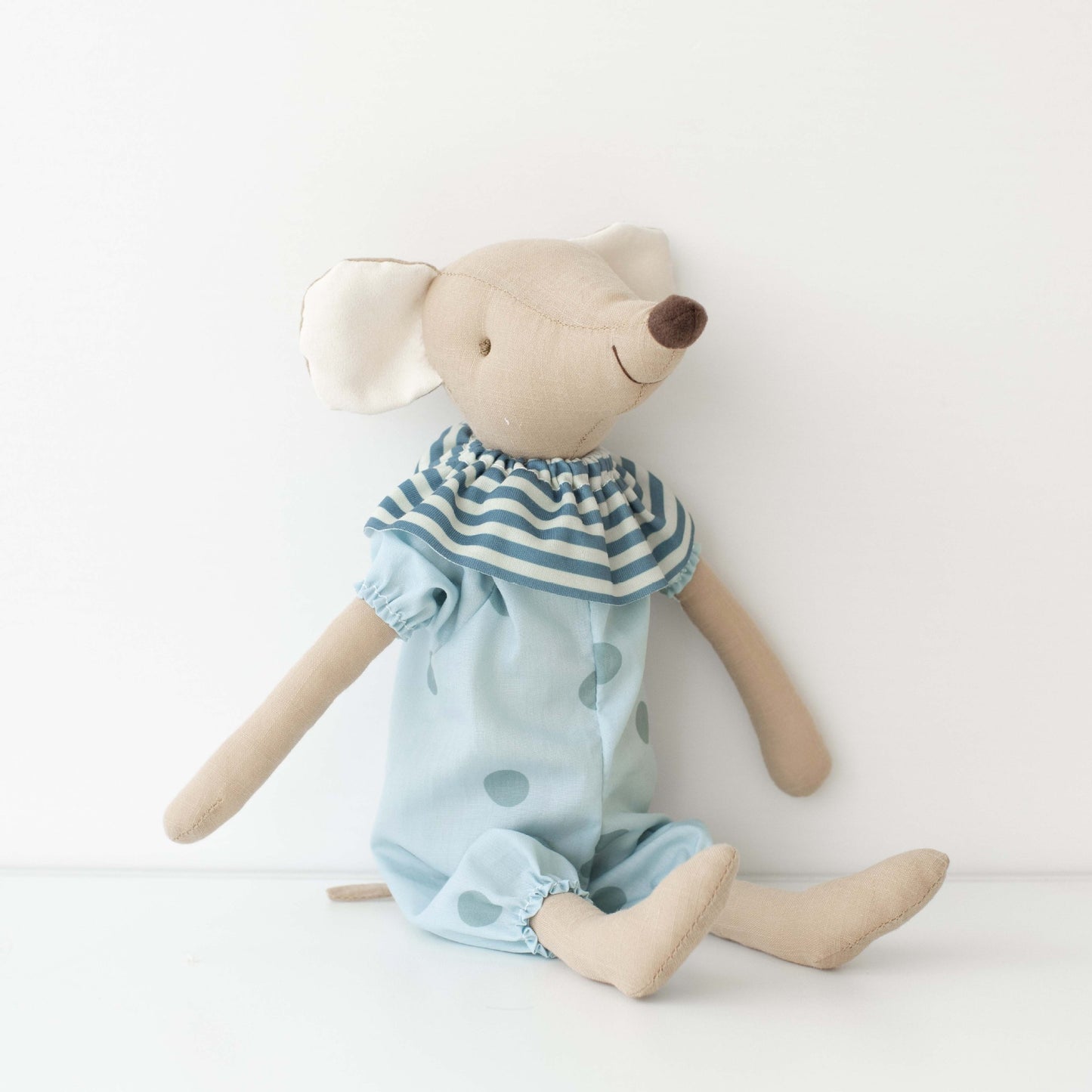 Süße Baby-Maus-Plüschtiere – Kuschelmaus in stylischer Kleidung! Perfekt als Geschenk für Weihnachten!